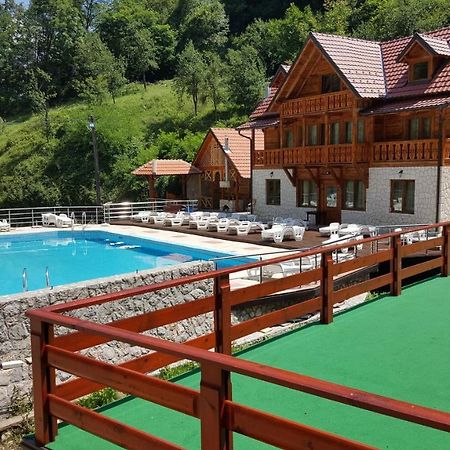 Izvor Bazeni Vrela Villa Užice Buitenkant foto