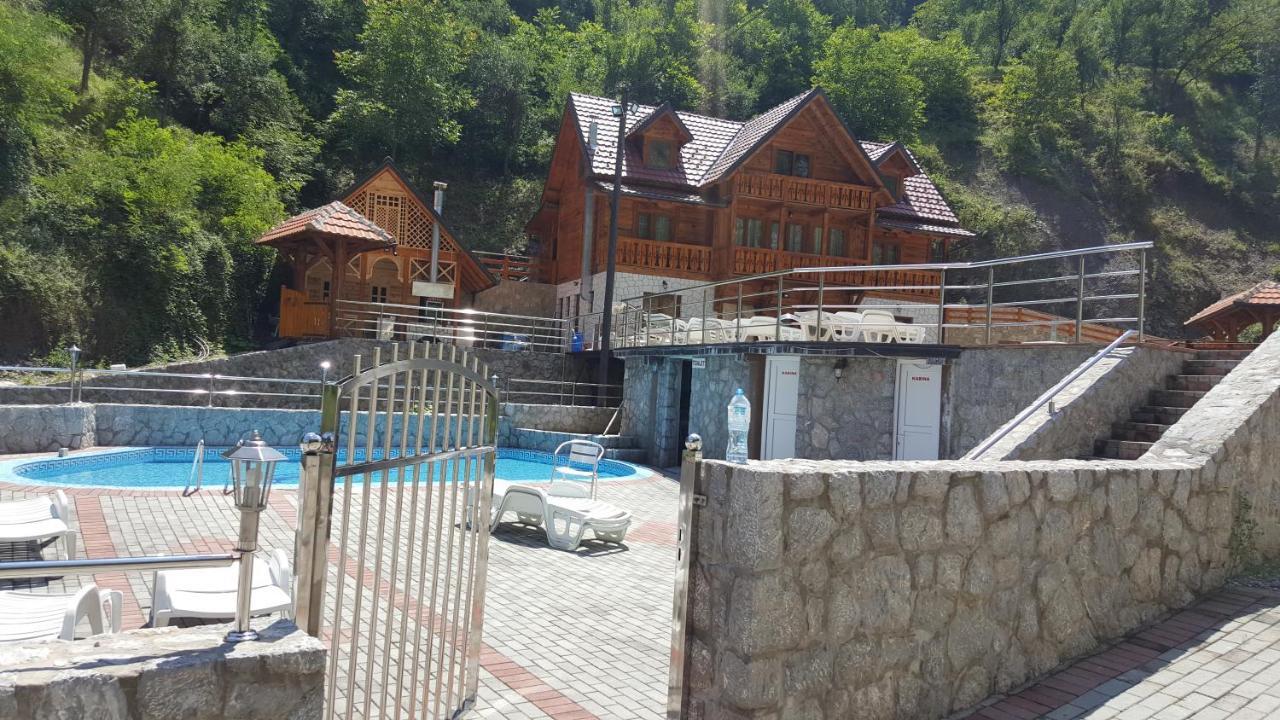 Izvor Bazeni Vrela Villa Užice Buitenkant foto