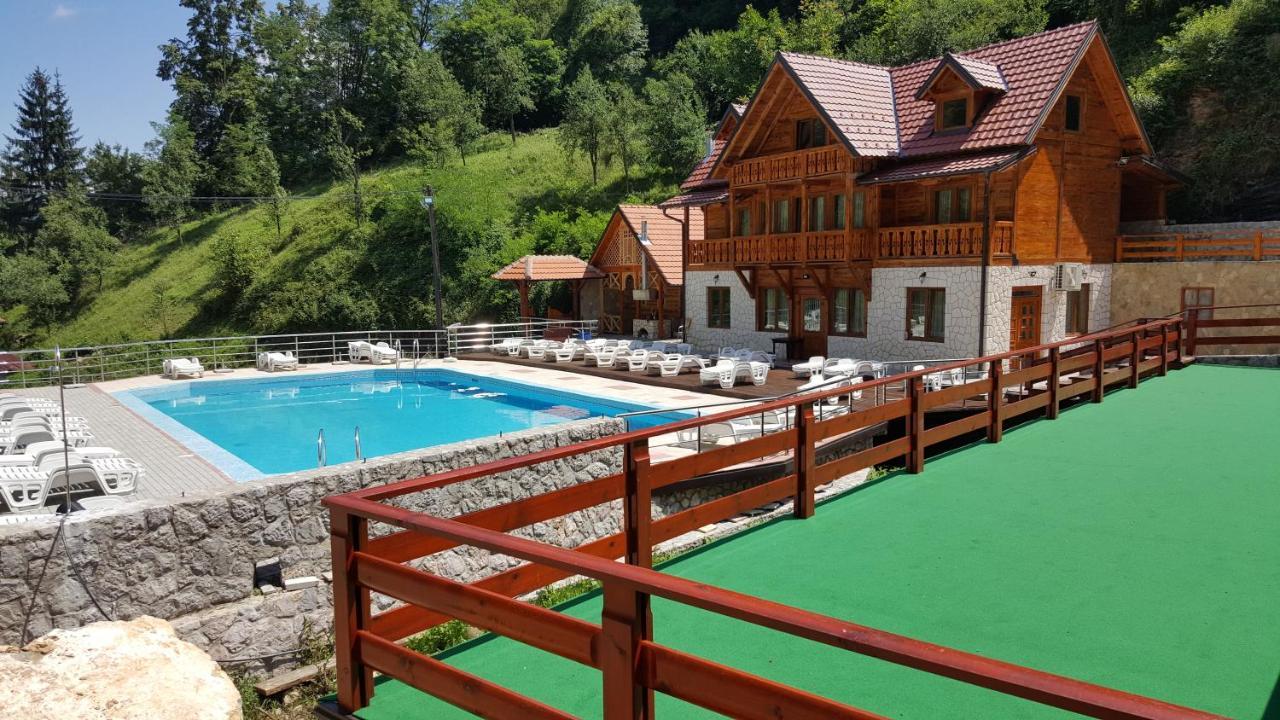 Izvor Bazeni Vrela Villa Užice Buitenkant foto